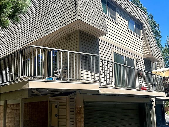 2nd image of 820 Oriole Way Unit 92