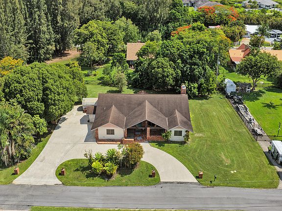 3rd image of 17151 SW 62nd Court