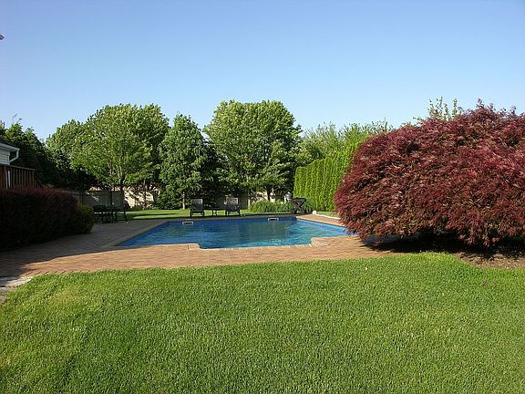 inclosed back yard