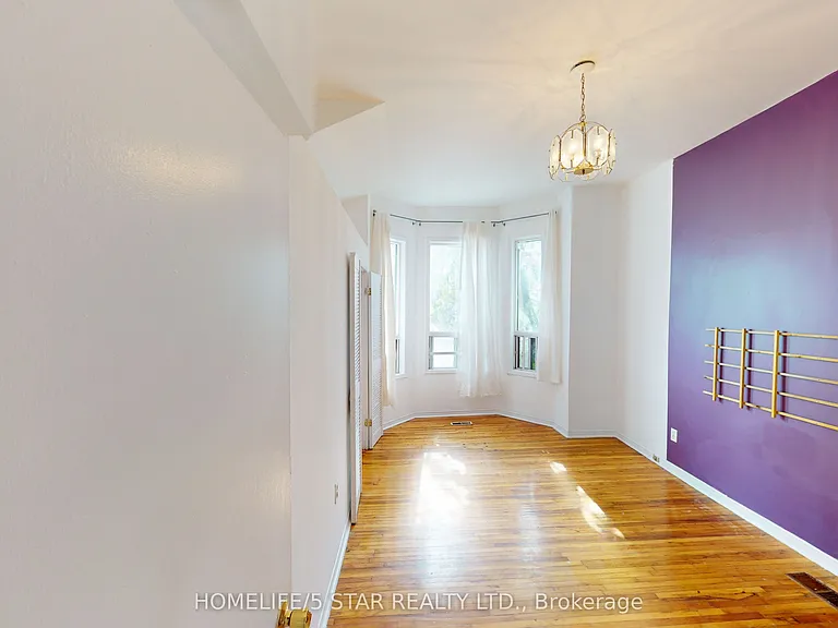 221 Bathurst St #4 — Photo 12