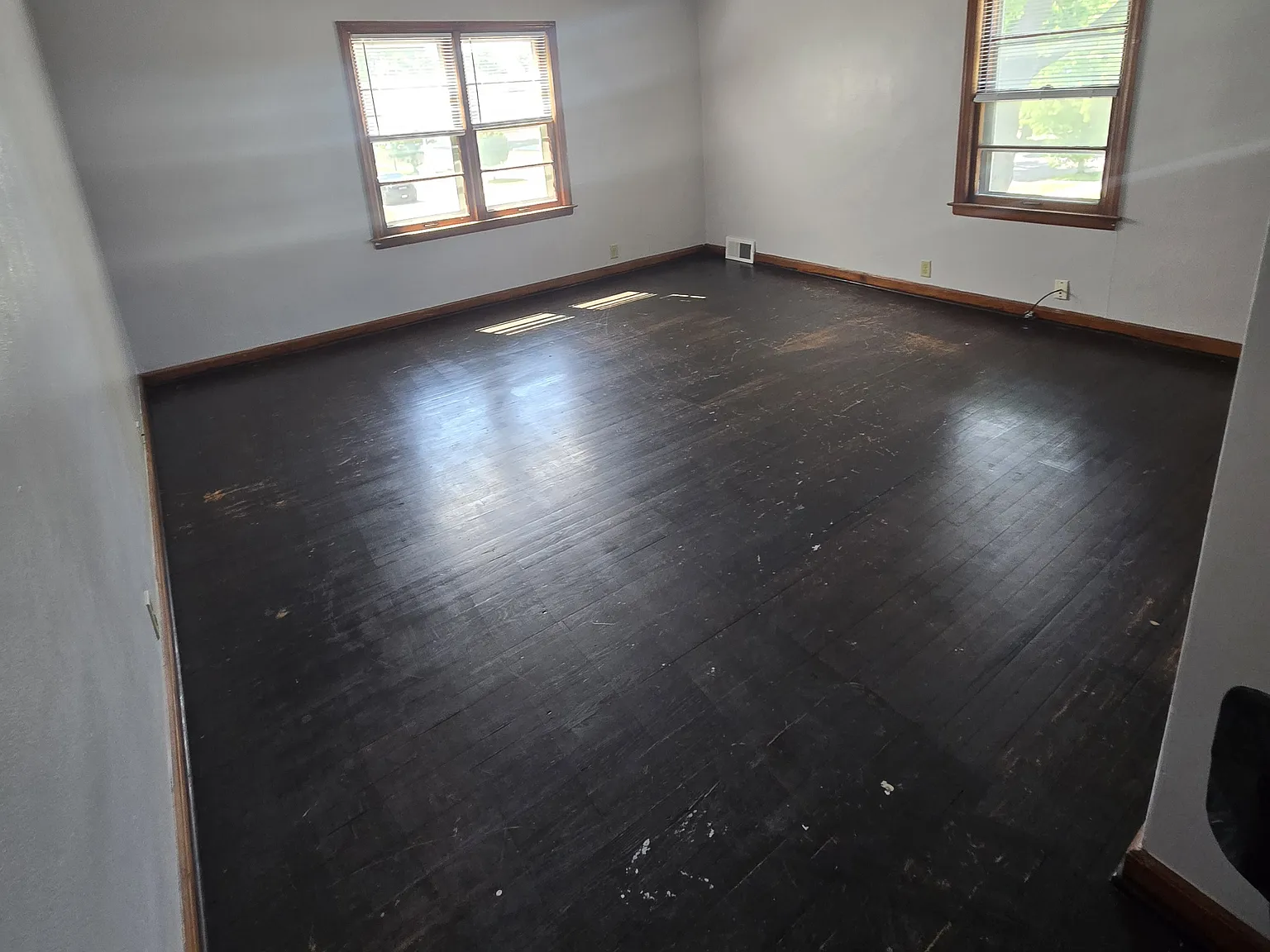 3 bed, 1040 sqft, $1,300 — Photo 2