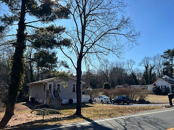 3rd image of 101 Laurel Heights Dr