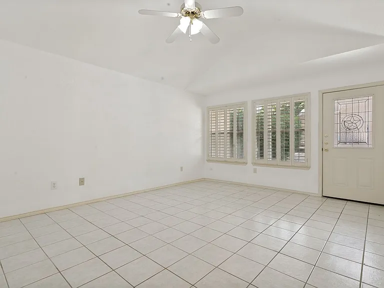 3202 Eisenhauer Rd #801 — Photo 4