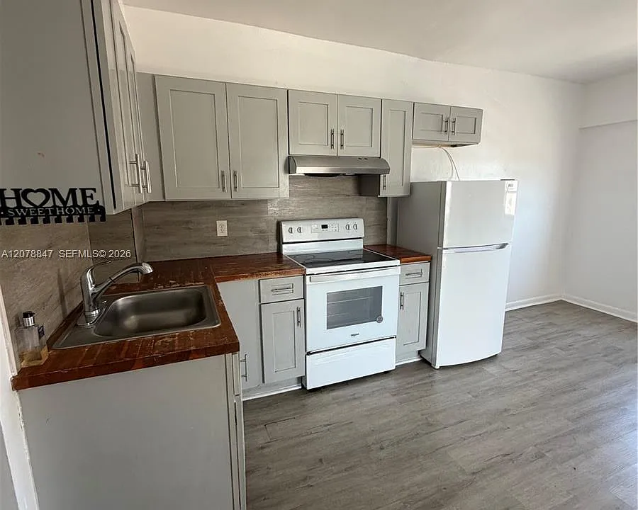 1560 SW 5th St #5