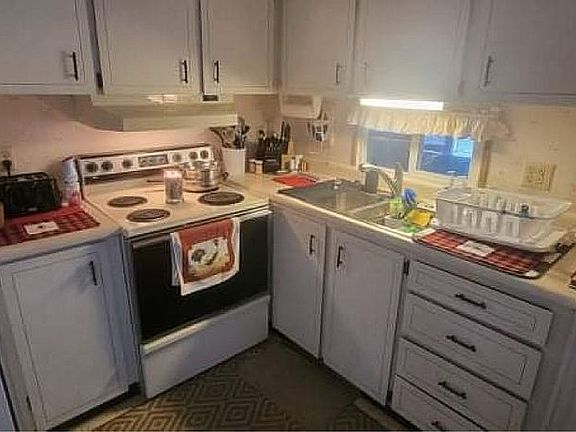 5th image of 195 Gober St #195