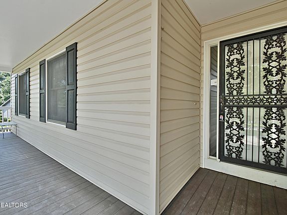 3rd image of 1701 Dunraven Dr