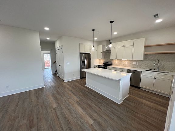 5th image of 67 N Washington Ave #2e11a4380