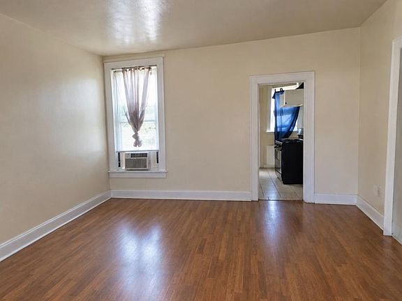 5th image of 507 S Longwood St