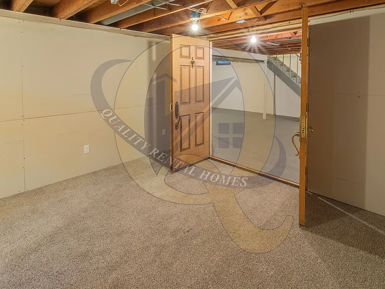 4380 Old Colony Dr — Photo 17