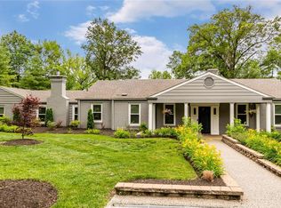 2 Wickersham Ln, Saint Louis, MO 63124