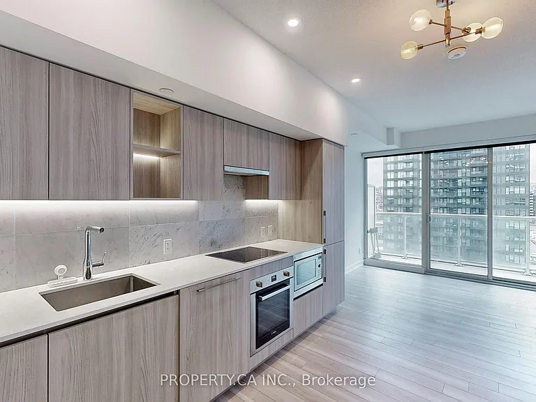17 Bathurst St #1209 — Photo 16