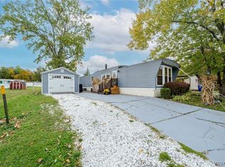 134 E Canyon Dr, Hamburg, NY 14075