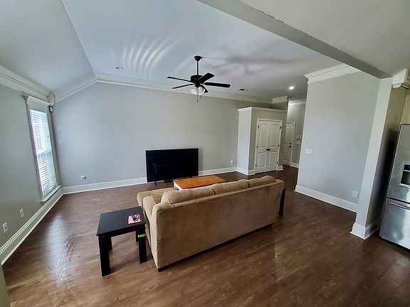 5th image of 3976 Glen Laurel Dr W