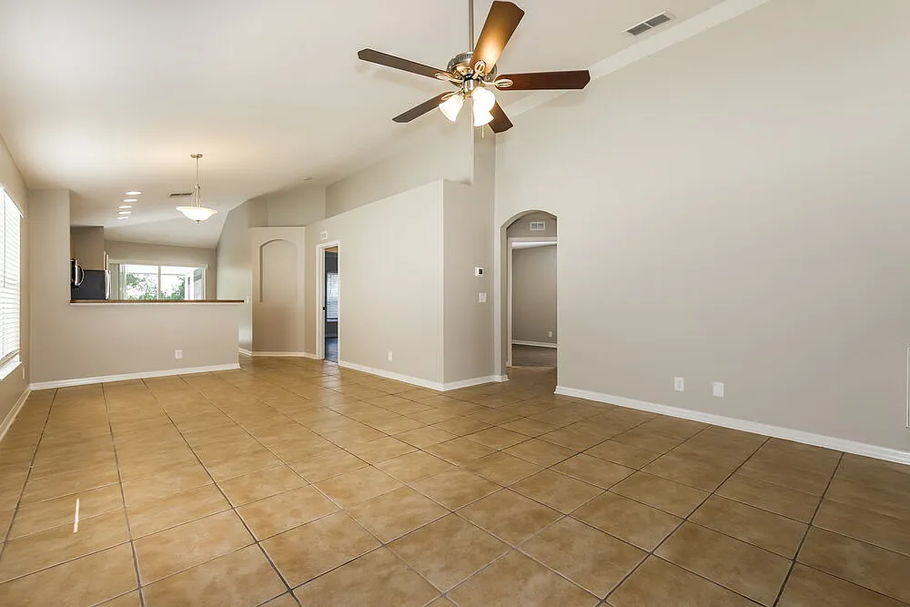 3 bed, 2.0 bath, 1335 sqft, $6,225 — Photo 3