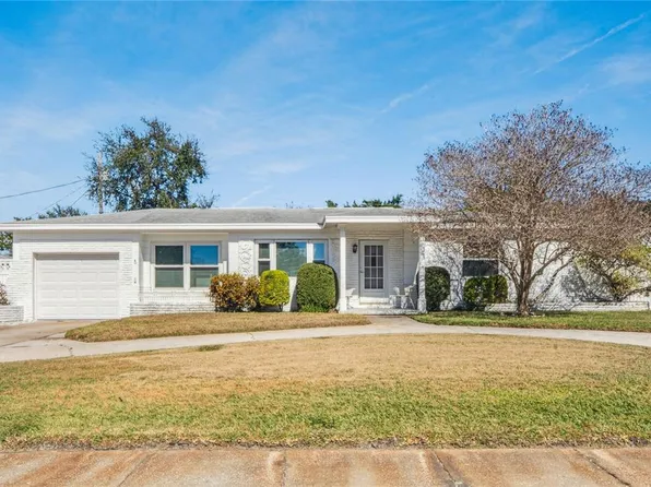 5599 49th Ave N, Kenneth City, FL 33709