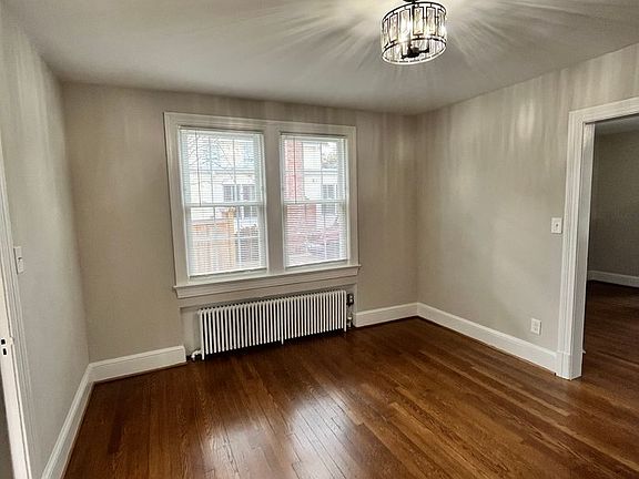 4th image of 102 W Monroe Ave