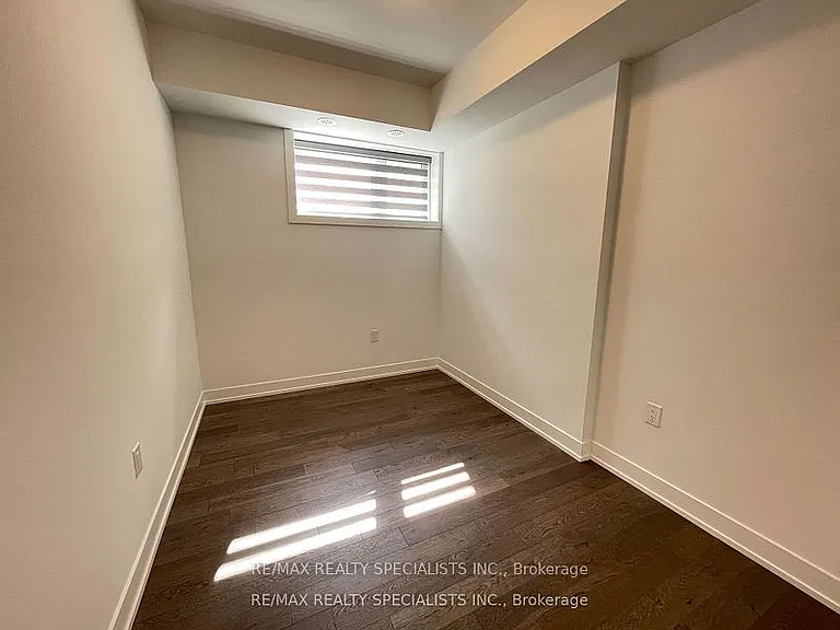 1095 Douglas McCurdy Cmn #157 — Photo 5