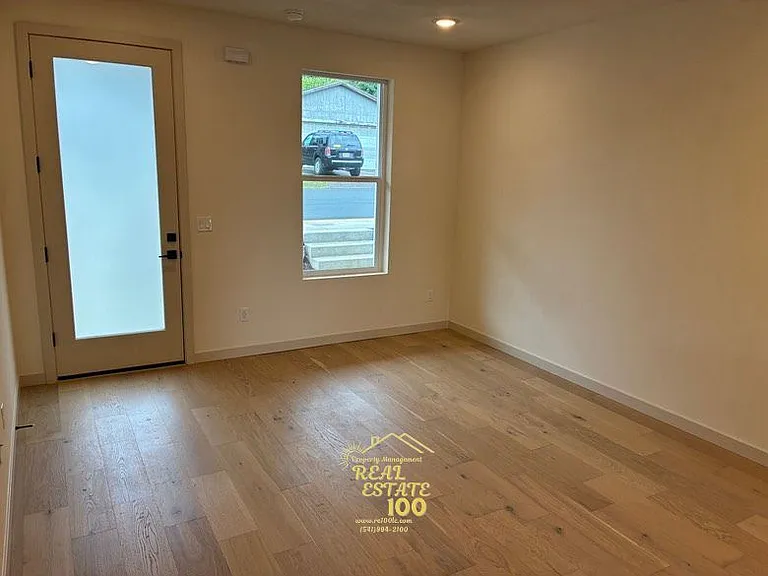 305 SE Jetty Ave — Photo 30