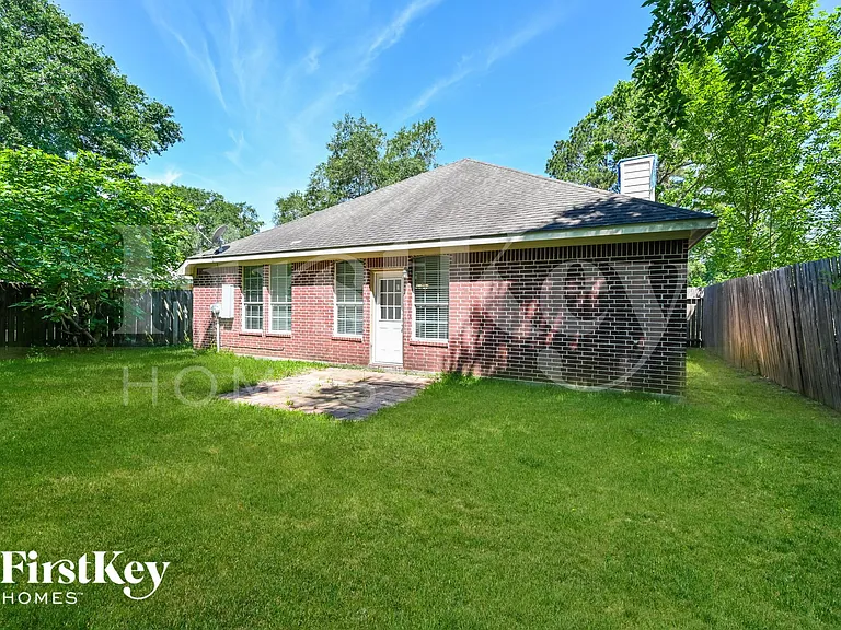 4447 Donalbain Dr — Photo 15