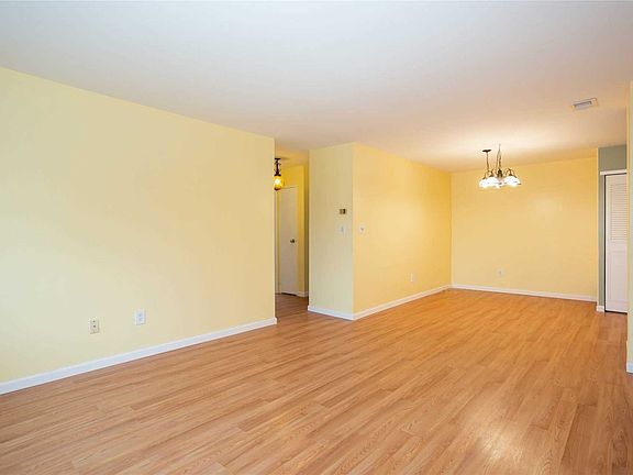 5th image of 162 Feller Dr