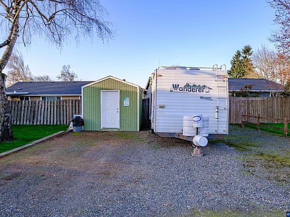 4th image of 4765 Swegle Rd NE