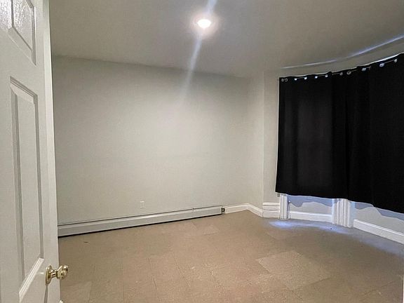 2nd image of 2122 Vyse Ave #5