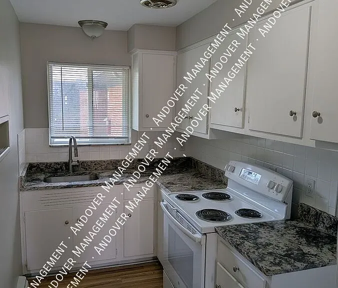 2301 W Forteen Mile Rd #B — Photo 2