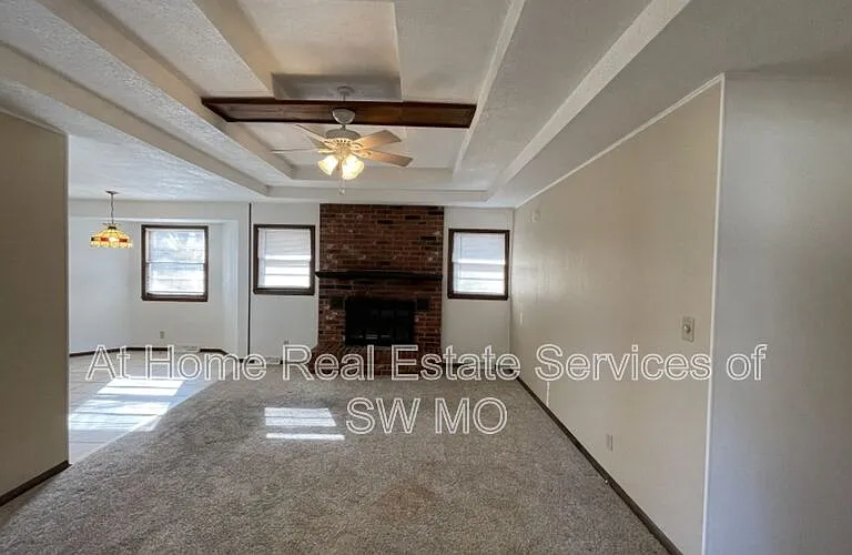 1316 E Lakewood St — Photo 7