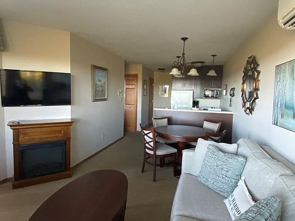 4th image of 4920 Landmark Cir #2106