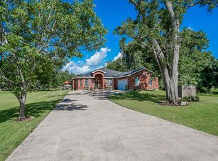 396 Mill Rd, Angleton, TX 77515