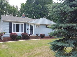 23875 Lebern Dr, North Olmsted, OH 44070