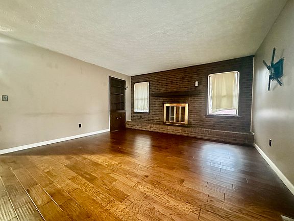 5th image of 12200 Maple Dr
