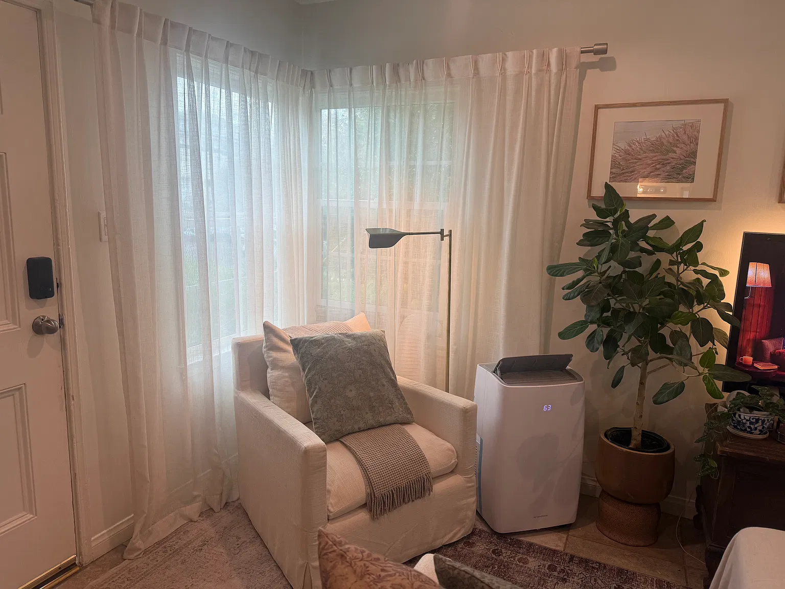 2 bed, 950 sqft, $4,270 — Photo 4