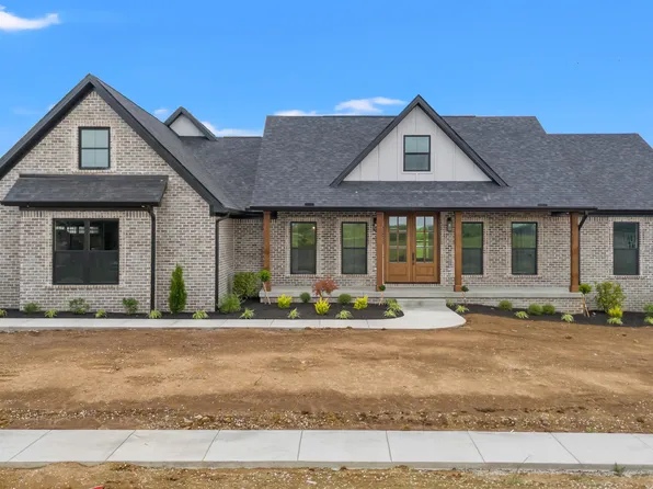 243 Berkley Hall Dr, Berea, KY 40403