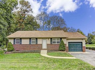 3017 Acorn Ln, Red Lion, PA 17356