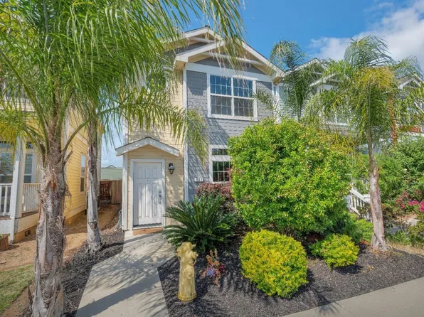 137 Hickory St, Roseville, CA 95678