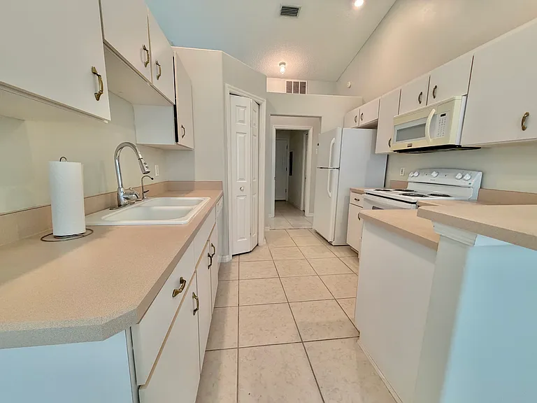 235 Pine Grove Dr — Photo 8