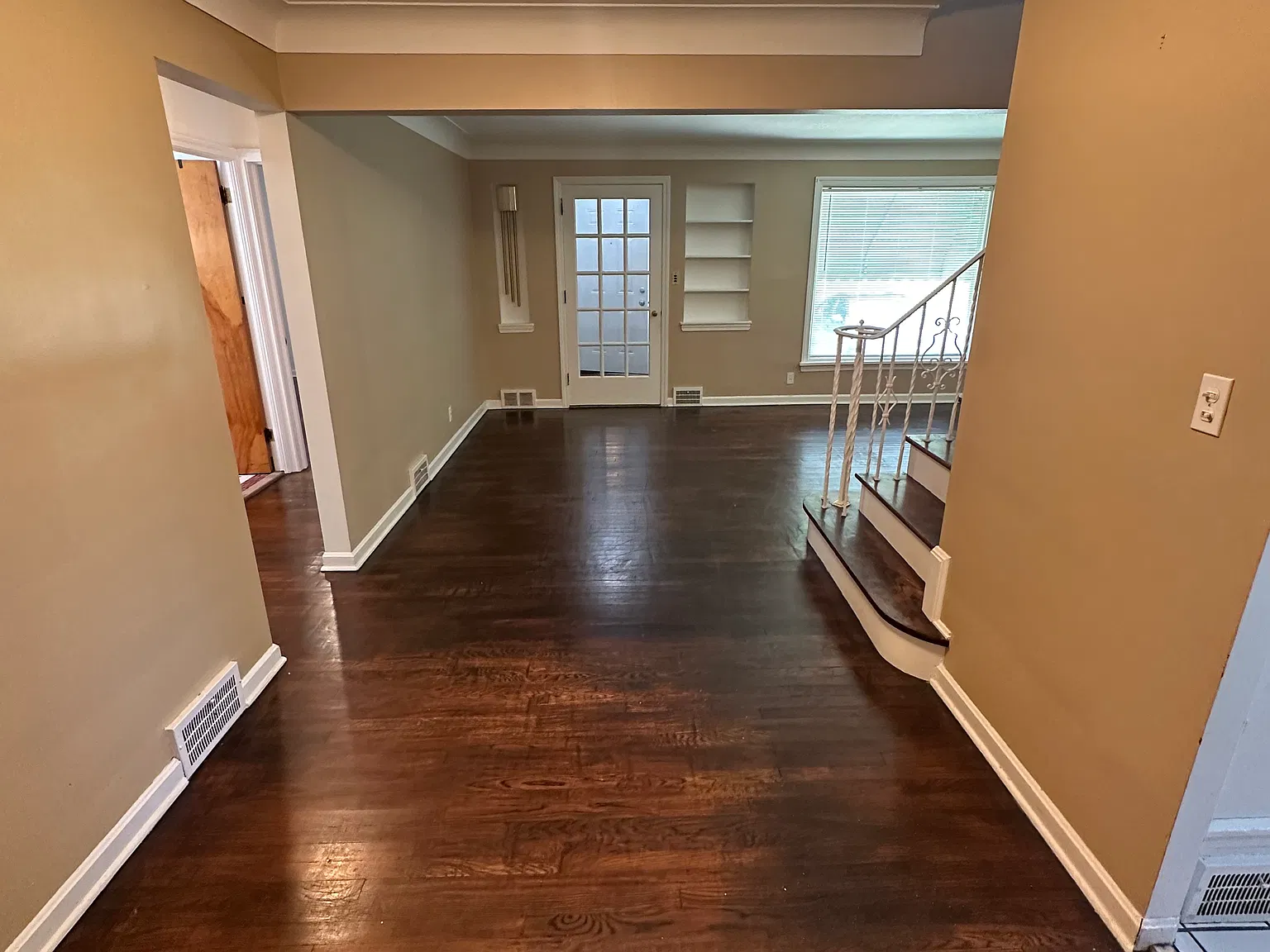 3 bed, 1779 sqft, $2,200 — Photo 3