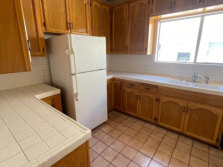809 1/2 N Ridgewood Pl — Photo 6