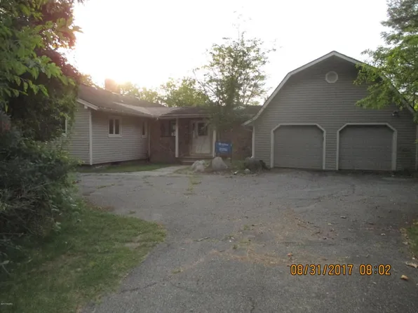 10540 Baker Ave SE, Alto, MI 49302