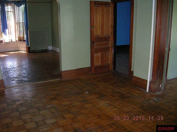 4th image of 707 1st St S