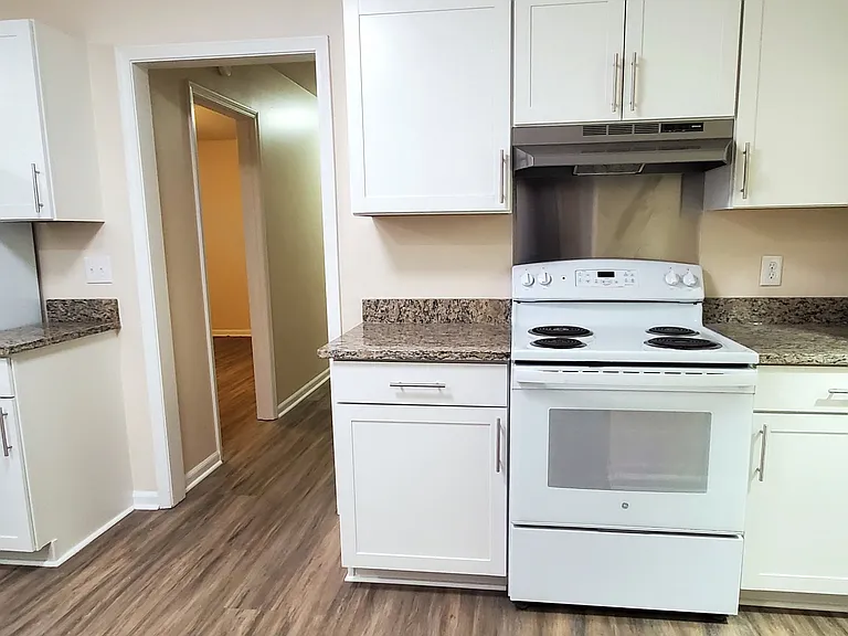 4426 Donwood Dr — Photo 5