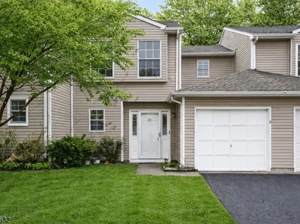 34 S Pointe Cir, Tinton Falls Boro, NJ 07753