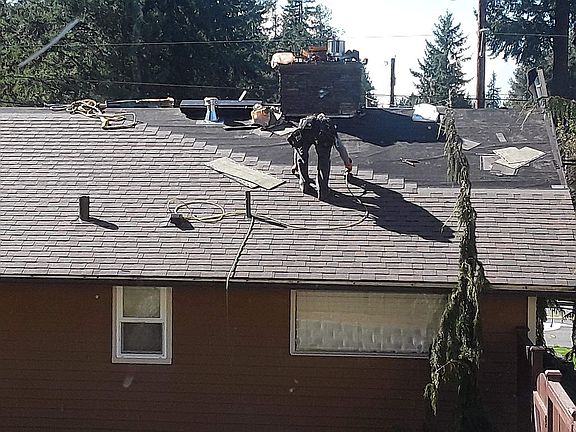 5th image of 20101 76th Ave W