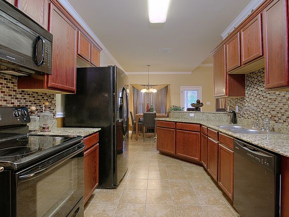 5th image of 16740 Glenwood Springs Dr