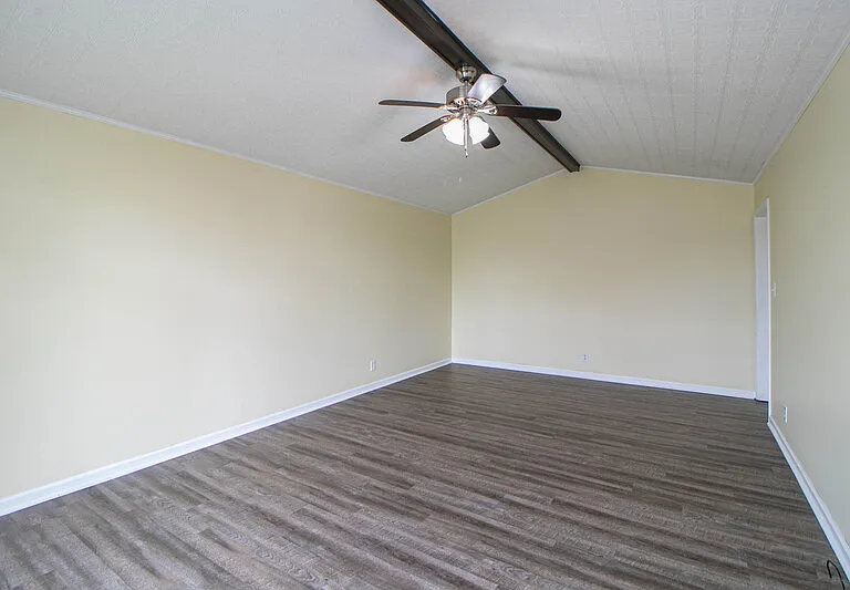 329 Northridge Dr — Photo 2
