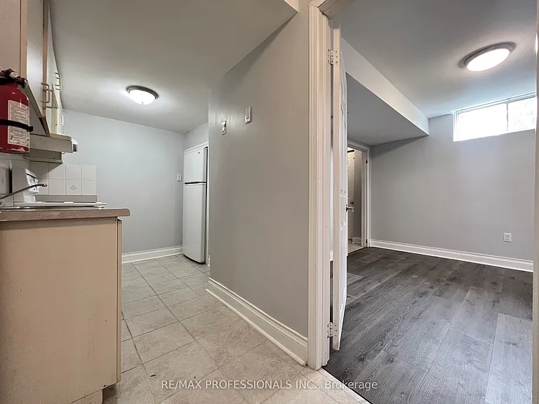 110 Springview Dr — Photo 24