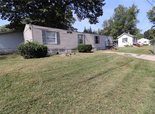 107 S 37th St, Belleville, IL 62226