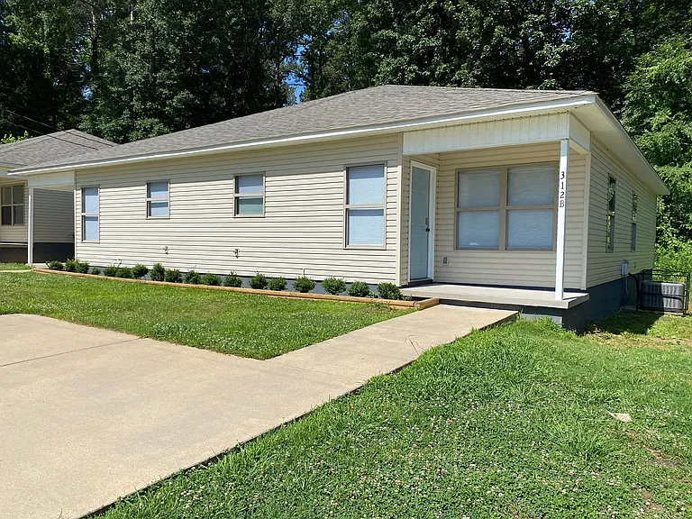 312 Bellewood Ln #B — Photo 4