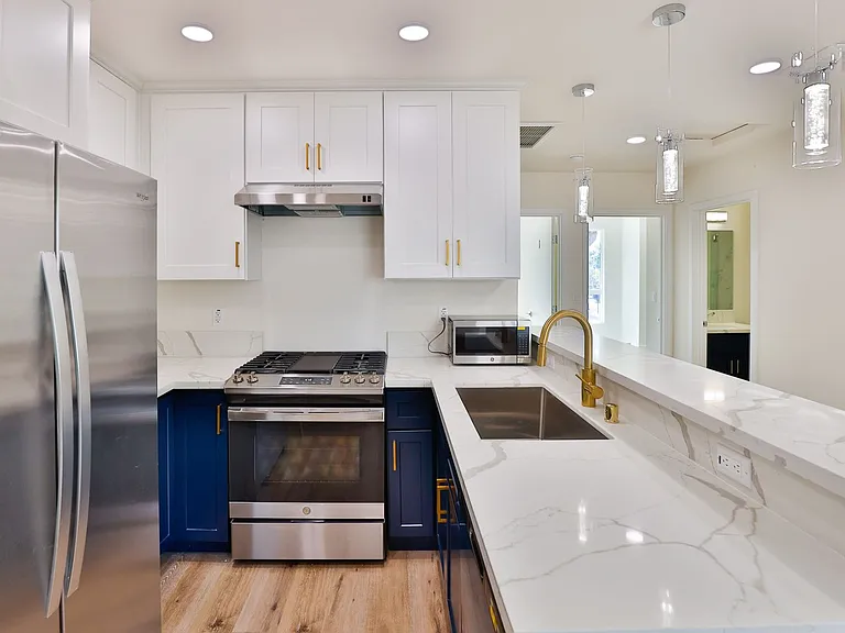 1118 W 37th Dr — Photo 33